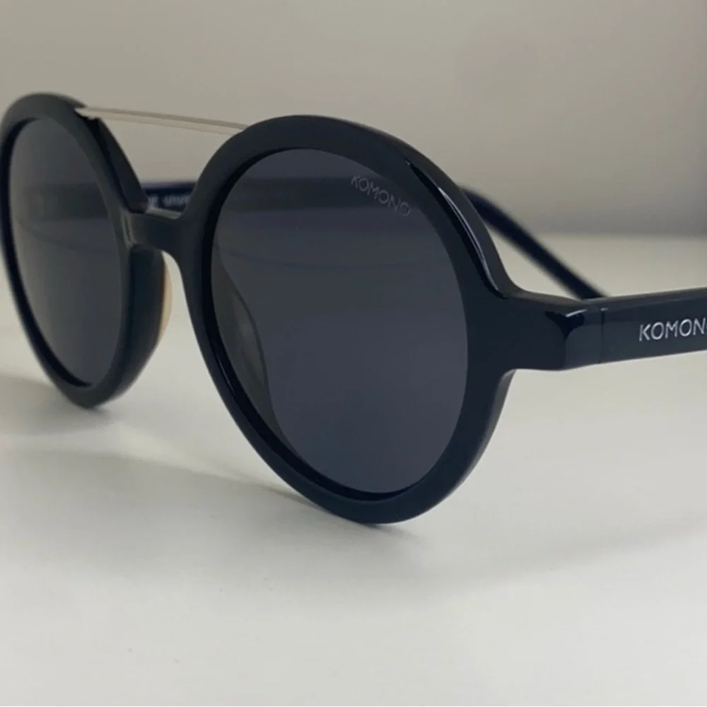 Komono Sunglasses NEW The Vivien Black Round w silver